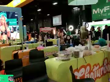crimsonkitten live cam
